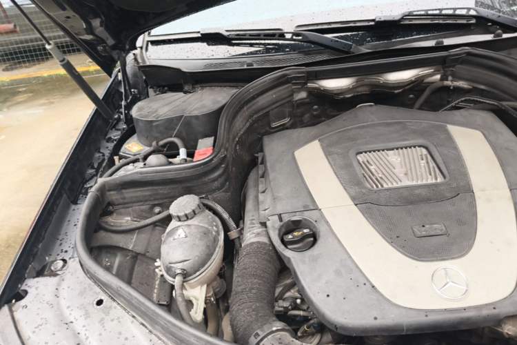 Used Mercedes-Benz GLK-Class 2015 GLK 300 4MATIC Luxury Ultimate Edition Engine Bay Right