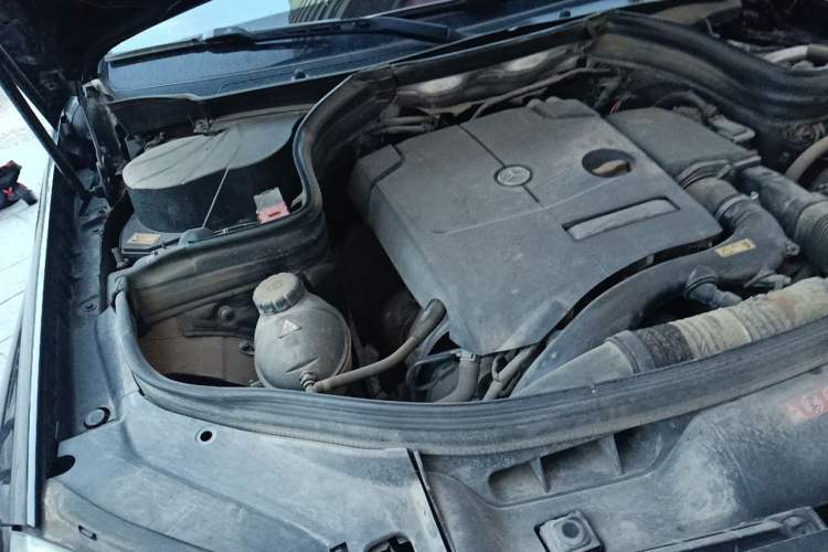 Used Mercedes-Benz GLK-Class 2015 GLK 260 4MATIC Dynamic Edition Ultimate Version Engine Bay Right