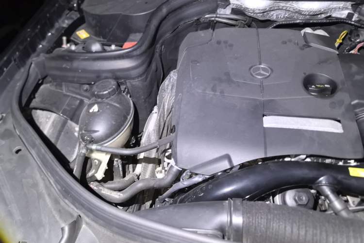 Used Mercedes-Benz GLK-Class 2015 GLK 260 4MATIC Fashion Edition Ultimate Version Engine Bay Right