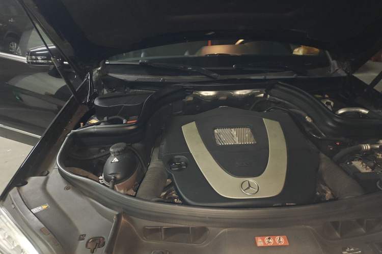 Used Mercedes-Benz GLK-Class 2015 GLK 300 4MATIC Fashion Edition Ultimate Version Engine Bay Right