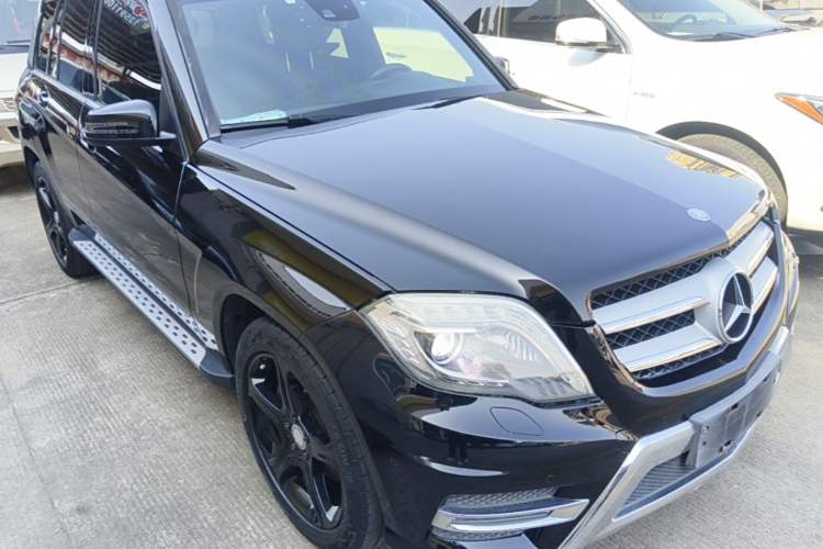 Used Mercedes-Benz GLK-Class 2015 GLK 300 4MATIC Fashion Edition Ultimate Version Front Right 45 Deg