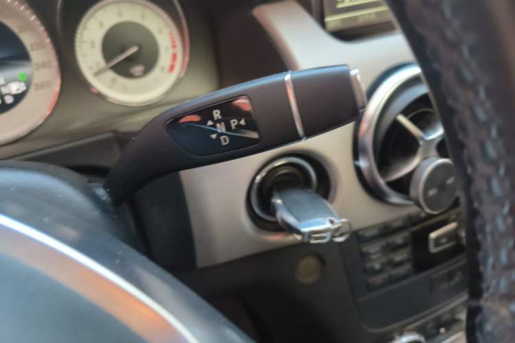 Used Mercedes-Benz GLK-Class 2015 GLK 260 4MATIC Dynamic Edition Ultimate Version Gear Lever