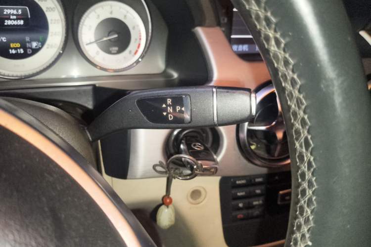 Used Mercedes-Benz GLK-Class 2015 GLK 260 4MATIC Dynamic Edition Ultimate Version Gear Lever