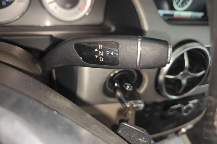 Used Mercedes-Benz GLK-Class 2015 GLK 300 4MATIC Fashion Edition Ultimate Version Gear Lever