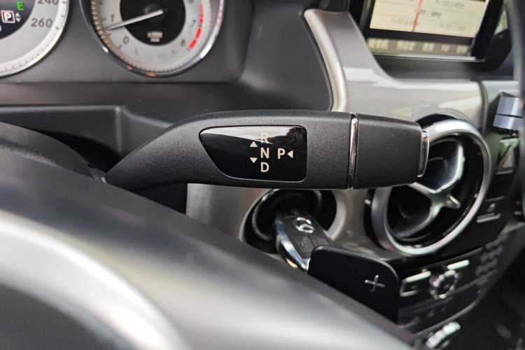 Used Mercedes-Benz GLK-Class 2015 GLK 260 4MATIC Fashion Edition Ultimate Version Gear Lever