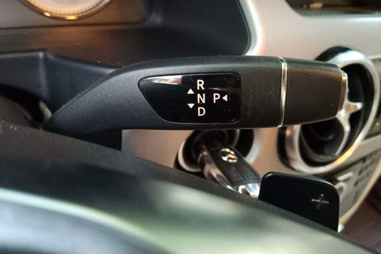 Used Mercedes-Benz GLK-Class 2015 GLK 260 4MATIC Fashion Edition Ultimate Version Gear Lever