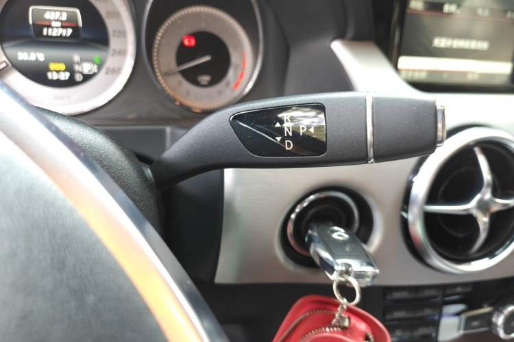 Used Mercedes-Benz GLK-Class 2015 GLK 260 4MATIC Dynamic Edition Ultimate Version Gear Lever
