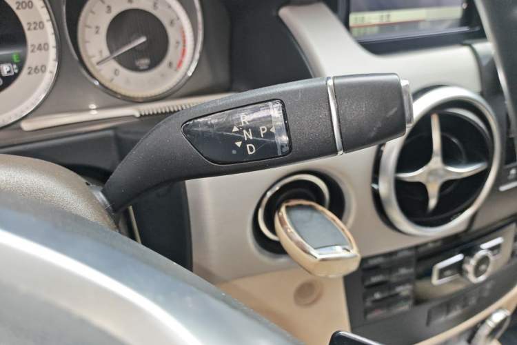 Used Mercedes-Benz GLK-Class 2015 GLK 260 4MATIC Dynamic Edition Ultimate Version Gear Lever