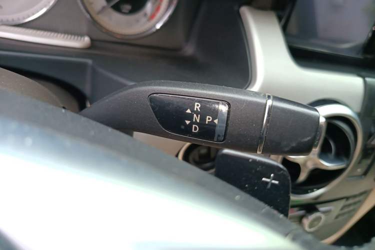 Used Mercedes-Benz GLK-Class 2015 GLK 260 4MATIC Dynamic Edition Ultimate Version Gear Lever