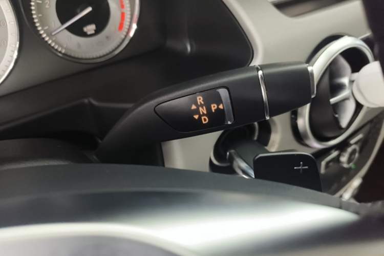 Used Mercedes-Benz GLK-Class 2015 GLK 260 4MATIC Dynamic Edition Ultimate Version Gear Lever