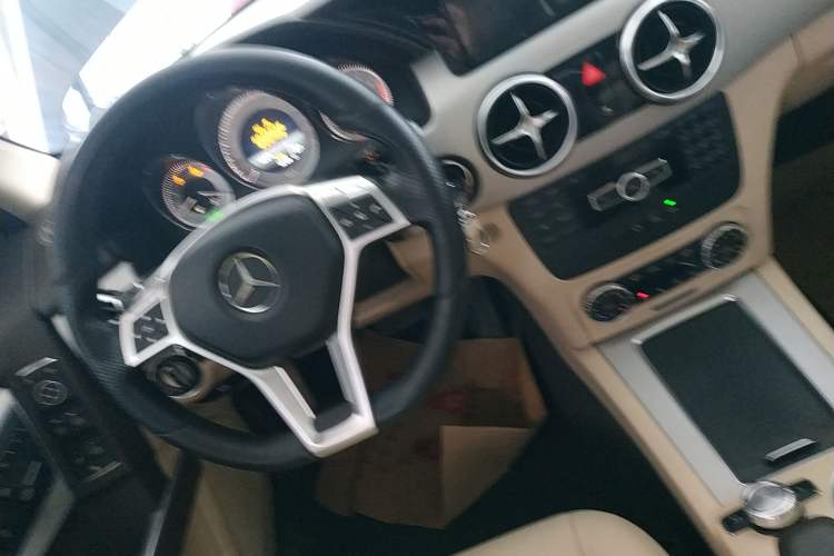 Used Mercedes-Benz GLK-Class 2015 GLK 260 4MATIC Dynamic Edition Ultimate Version Gear Lever