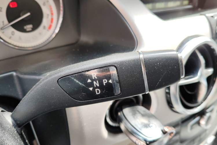 Used Mercedes-Benz GLK-Class 2015 GLK 260 4MATIC Dynamic Edition Ultimate Version Gear Lever
