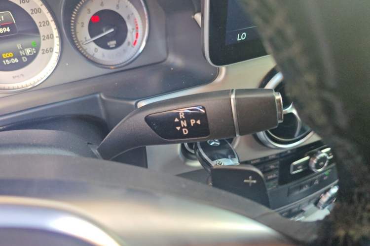 Used Mercedes-Benz GLK-Class 2015 GLK 260 4MATIC Fashion Edition Ultimate Version Gear Lever