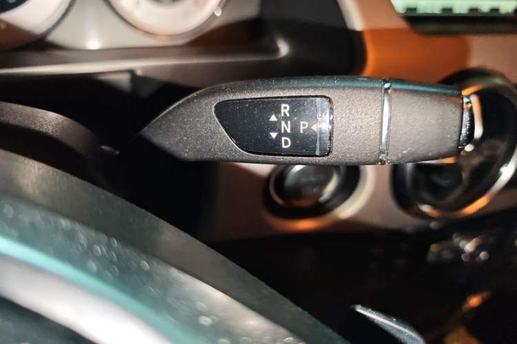 Used Mercedes-Benz GLK-Class 2015 GLK 300 4MATIC Fashion Edition Ultimate Version Gear Lever