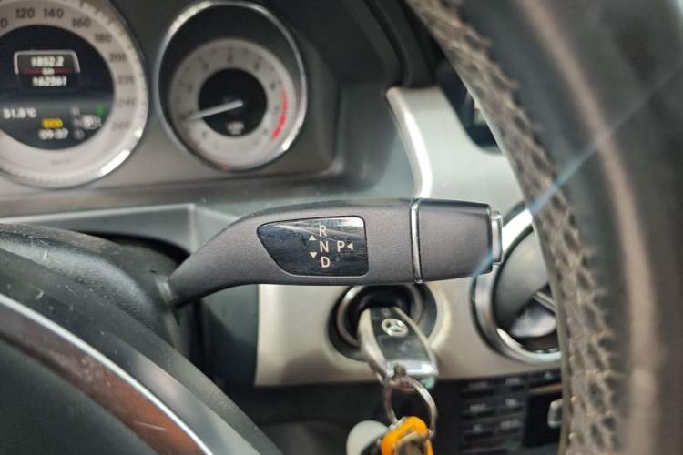 Used Mercedes-Benz GLK-Class 2015 GLK 260 4MATIC Dynamic Edition Ultimate Version Gear Lever