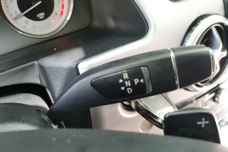 Used Mercedes-Benz GLK-Class 2015 GLK 260 4MATIC Dynamic Edition Ultimate Version Gear Lever