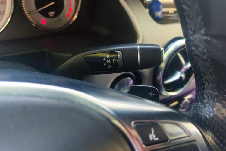 Used Mercedes-Benz GLK-Class 2015 GLK 300 4MATIC Fashion Edition Ultimate Version Gear Lever