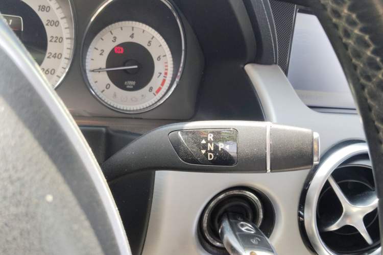 Used Mercedes-Benz GLK-Class 2015 GLK 260 4MATIC Dynamic Edition Ultimate Version Gear Lever