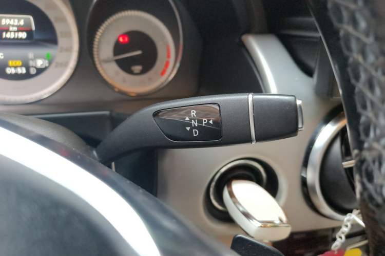 Used Mercedes-Benz GLK-Class 2015 GLK 260 4MATIC Fashion Edition Ultimate Version Gear Lever