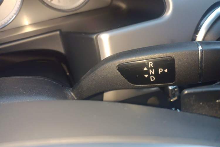 Used Mercedes-Benz GLK-Class 2015 GLK 260 4MATIC Dynamic Edition Ultimate Version Gear Lever