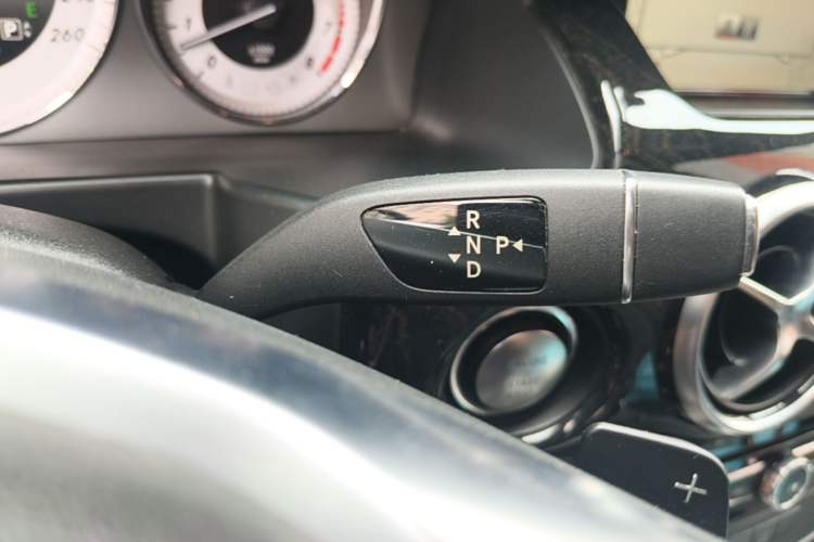 Used Mercedes-Benz GLK-Class 2015 GLK 300 4MATIC Luxury Ultimate Edition Gear Lever
