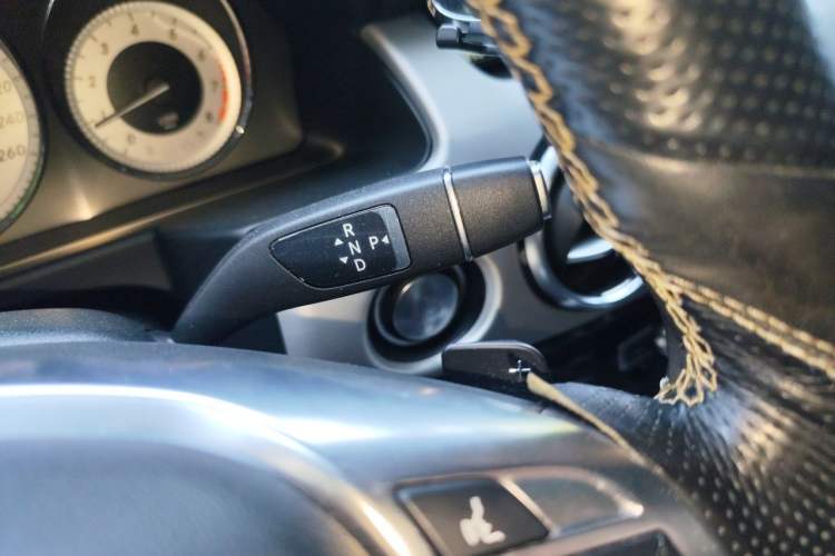 Used Mercedes-Benz GLK-Class 2015 GLK 300 4MATIC Fashion Edition Ultimate Version Gear Lever