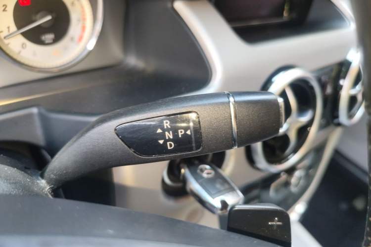 Used Mercedes-Benz GLK-Class 2015 GLK 260 4MATIC Dynamic Edition Ultimate Version Gear Lever