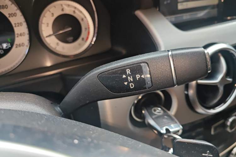 Used Mercedes-Benz GLK-Class 2015 GLK 260 4MATIC Dynamic Edition Ultimate Version Gear Lever