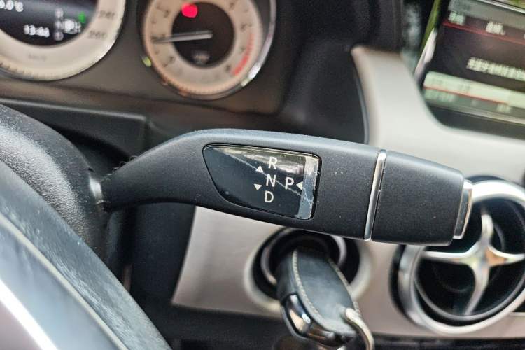 Used Mercedes-Benz GLK-Class 2015 GLK 260 4MATIC Dynamic Edition Ultimate Version Gear Lever