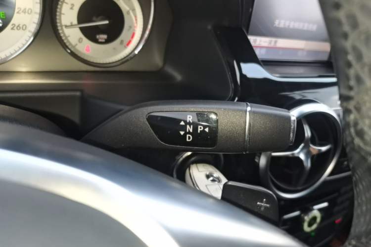 Used Mercedes-Benz GLK-Class 2015 GLK 260 4MATIC Fashion Edition Ultimate Version Gear Lever
