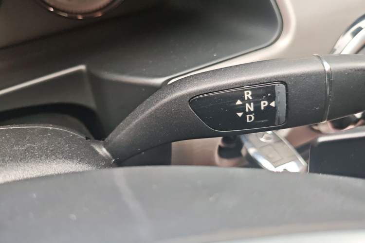 Used Mercedes-Benz GLK-Class 2015 GLK 260 4MATIC Fashion Edition Ultimate Version Gear Lever