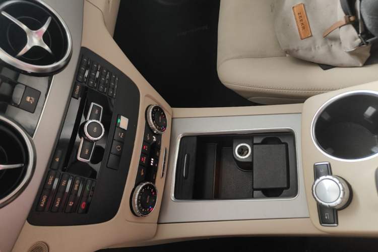 Used Mercedes-Benz GLK-Class 2015 GLK 260 4MATIC Dynamic Edition Ultimate Version Gear Lever