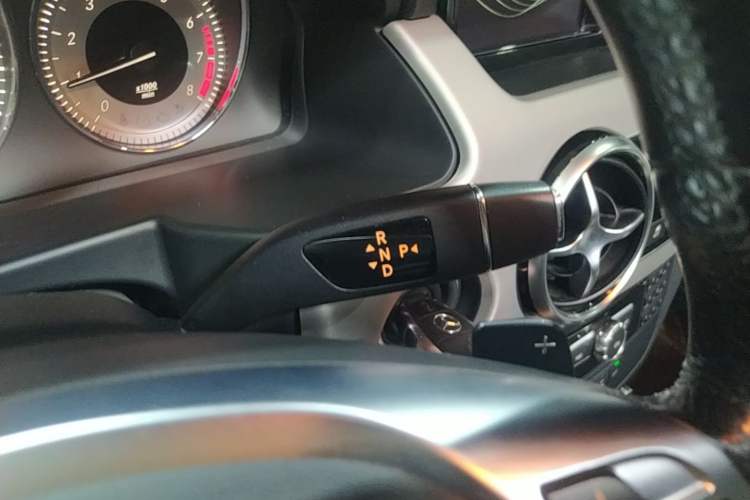Used Mercedes-Benz GLK-Class 2015 GLK 260 4MATIC Dynamic Edition Ultimate Version Gear Lever