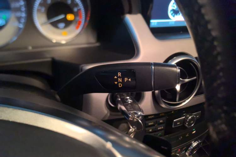 Used Mercedes-Benz GLK-Class 2015 GLK 260 4MATIC Fashion Edition Ultimate Version Gear Lever