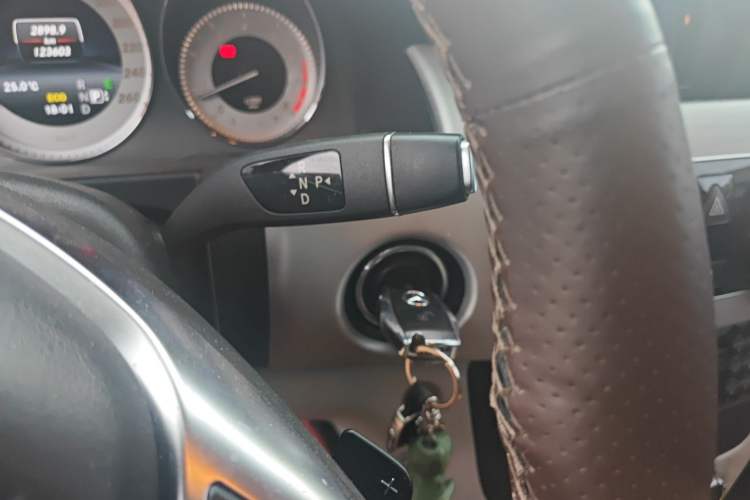 Used Mercedes-Benz GLK-Class 2015 GLK 260 4MATIC Dynamic Edition Ultimate Version Gear Lever
