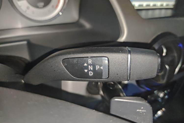 Used Mercedes-Benz GLK-Class 2015 GLK 260 4MATIC Dynamic Edition Ultimate Version Gear Lever