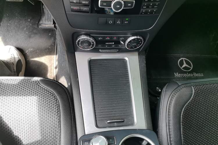 Used Mercedes-Benz GLK-Class 2015 GLK 260 4MATIC Dynamic Edition Ultimate Version Gear Lever