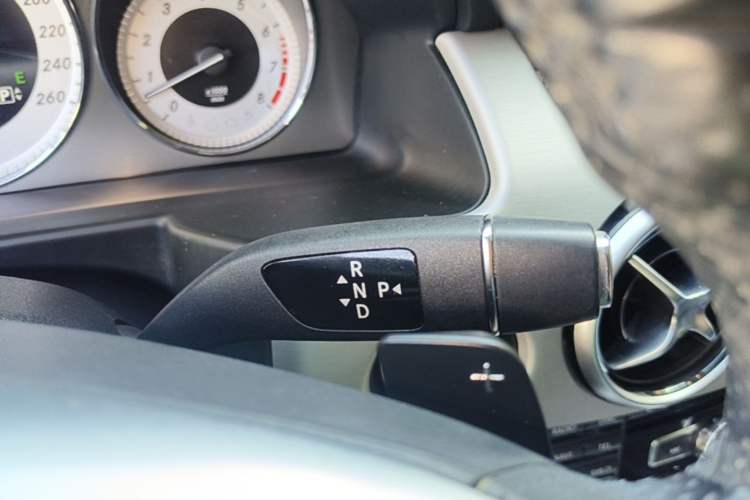 Used Mercedes-Benz GLK-Class 2015 GLK 300 4MATIC Fashion Edition Ultimate Version Gear Lever