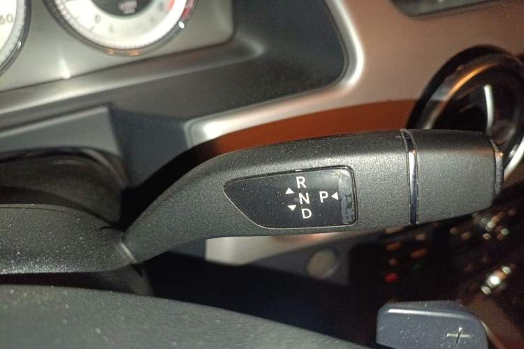 Used Mercedes-Benz GLK-Class 2015 GLK 300 4MATIC Fashion Edition Ultimate Version Gear Lever