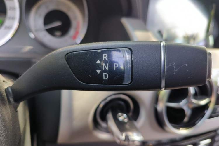 Used Mercedes-Benz GLK-Class 2015 GLK 260 4MATIC Dynamic Edition Ultimate Version Gear Lever