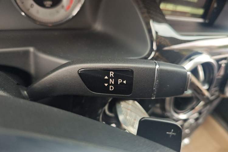 Used Mercedes-Benz GLK-Class 2015 GLK 260 4MATIC Fashion Edition Ultimate Version Gear Lever