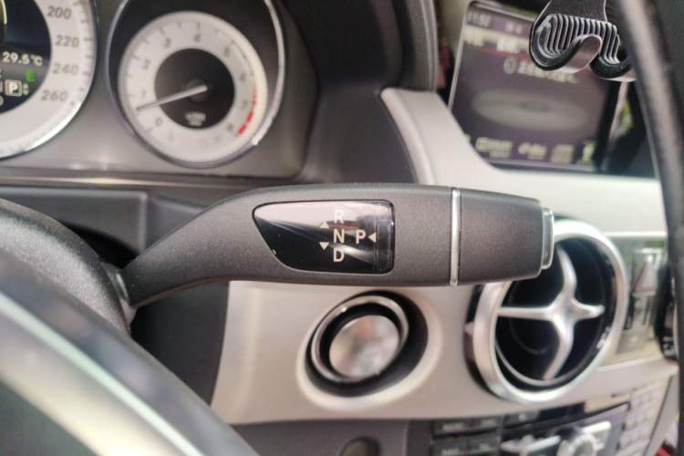 Used Mercedes-Benz GLK-Class 2015 GLK 300 4MATIC Fashion Edition Ultimate Version Gear Lever