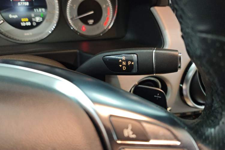Used Mercedes-Benz GLK-Class 2015 GLK 260 4MATIC Fashion Edition Ultimate Version Gear Lever