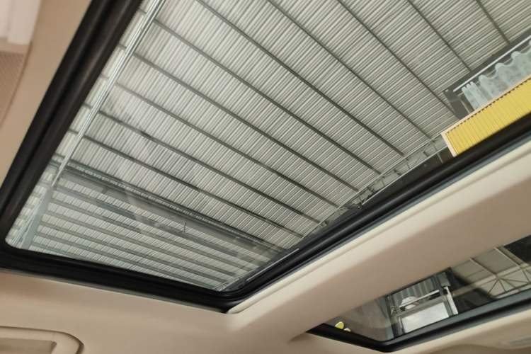 Used Mercedes-Benz GLK-Class 2015 GLK 260 4MATIC Dynamic Edition Ultimate Version Headliner