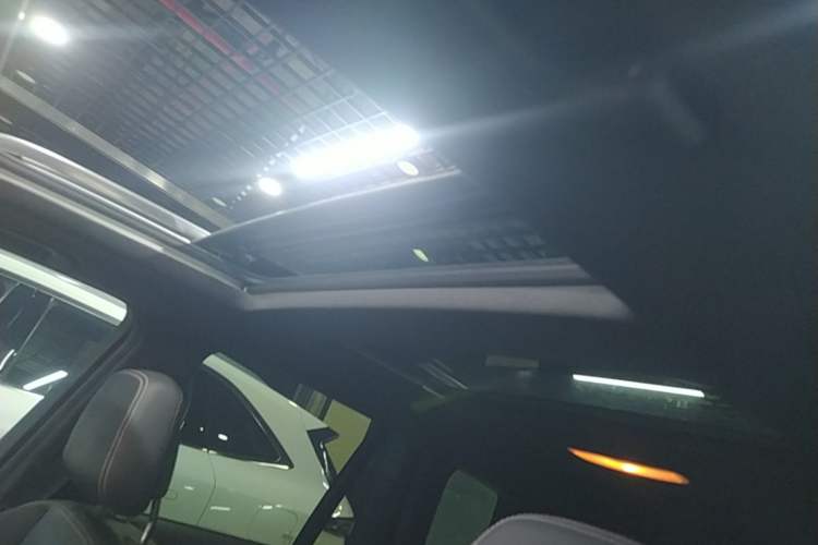 Used Mercedes-Benz GLK-Class 2015 GLK 260 4MATIC Dynamic Edition Ultimate Version Headliner
