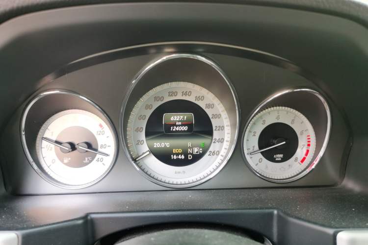 Used Mercedes-Benz GLK-Class 2015 GLK 260 4MATIC Fashion Edition Ultimate Version Instrument Cluster