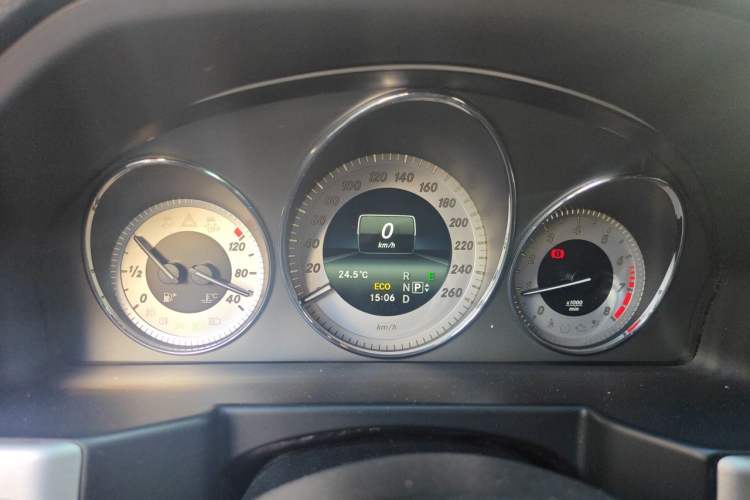 Used Mercedes-Benz GLK-Class 2015 GLK 260 4MATIC Fashion Edition Ultimate Version Instrument Cluster