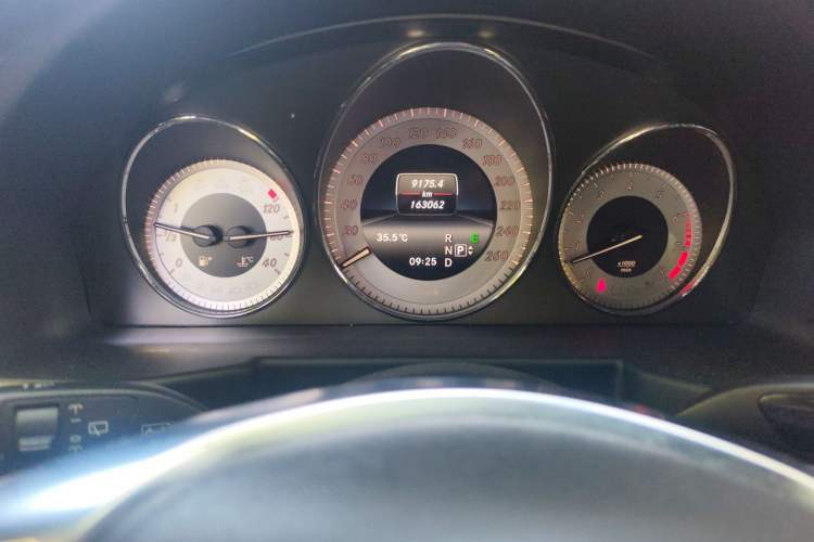 Used Mercedes-Benz GLK-Class 2015 GLK 300 4MATIC Fashion Edition Ultimate Version Instrument Cluster