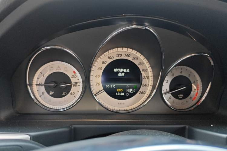 Used Mercedes-Benz GLK-Class 2015 GLK 260 4MATIC Fashion Edition Ultimate Version Instrument Cluster