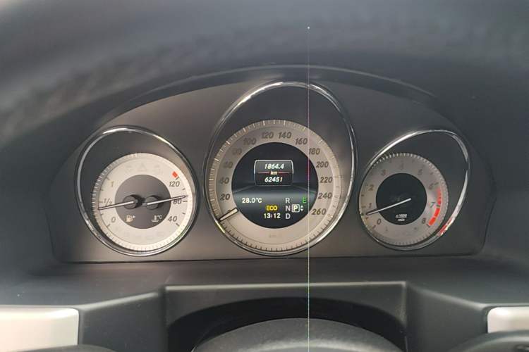 Used Mercedes-Benz GLK-Class 2015 GLK 260 4MATIC Fashion Edition Ultimate Version Instrument Cluster